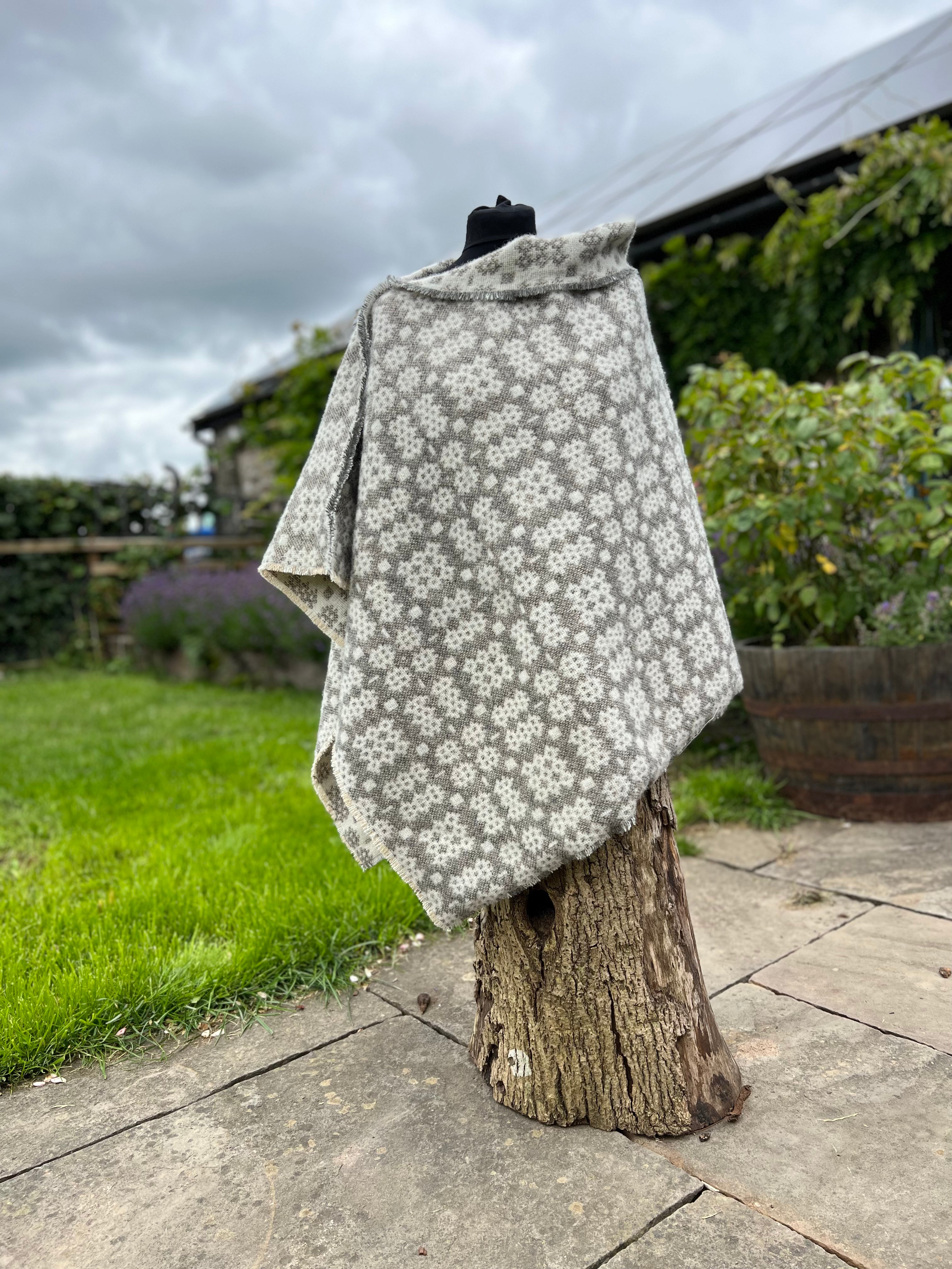 Welsh Tapestry Poncho Llwyd & Gwyn Welsh Tweed