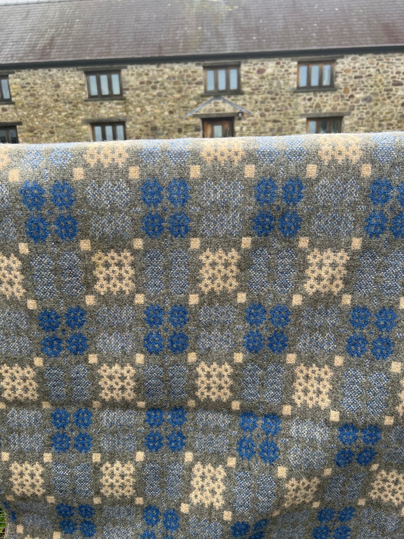 Welsh Tapestry Throw - Llwyd, Glas & Gwrid