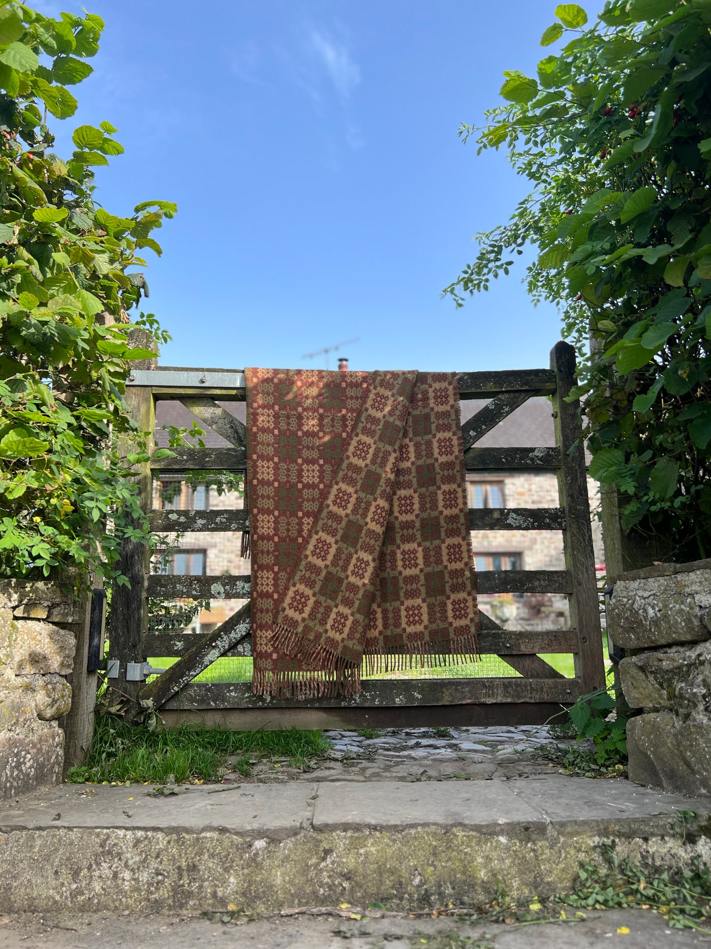 Welsh Tapestry Throw - Gwyrdd, Brown & Tan