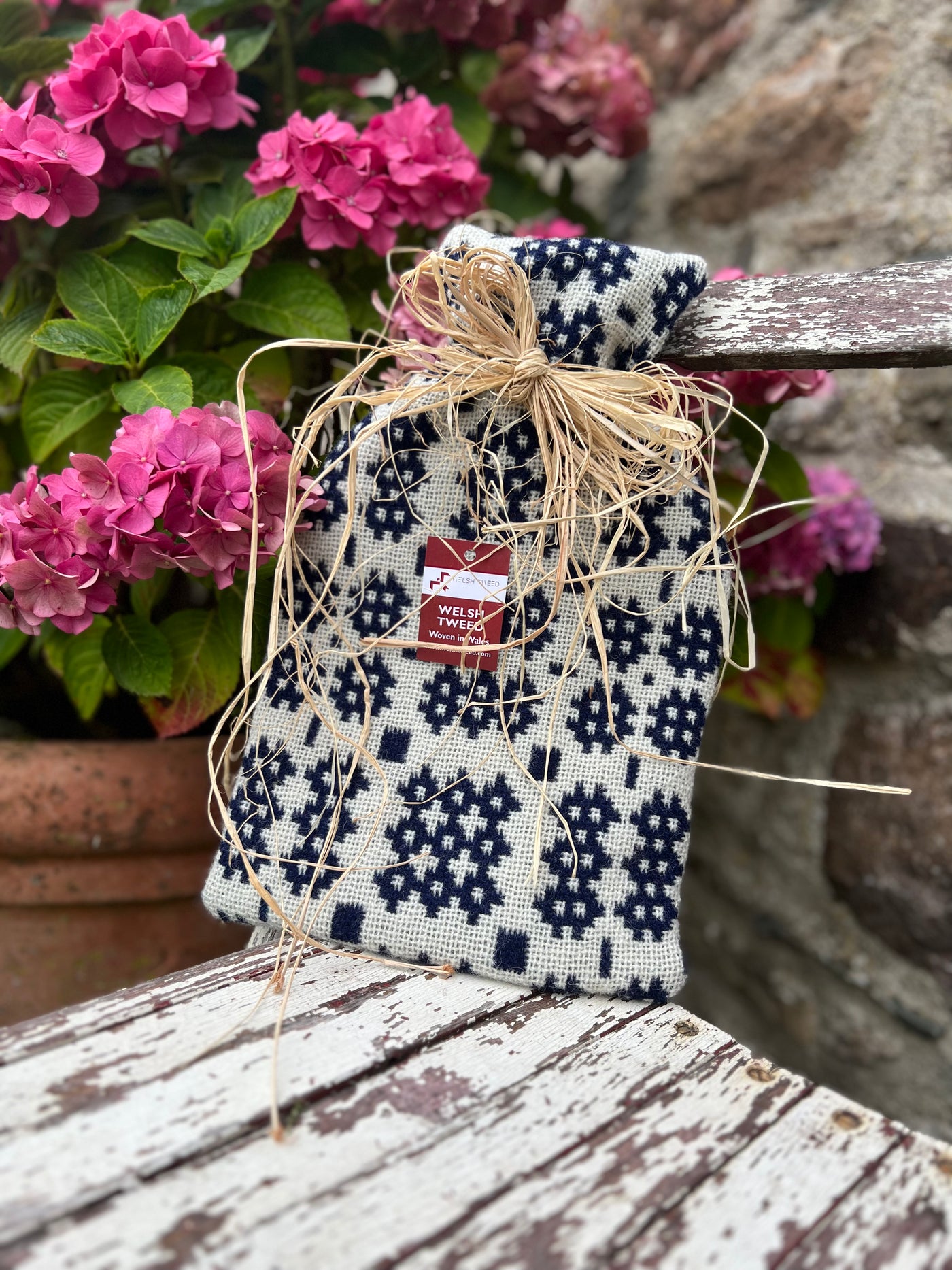 Welsh Tapestry Hot Water Bottle Cover – Glas Golau & Glas Tywyll
