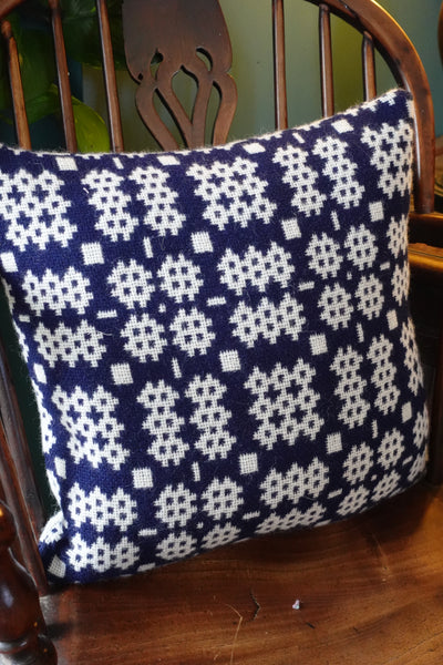 Welsh Tapestry Cushion - Glas Tywyll & Glas Golau