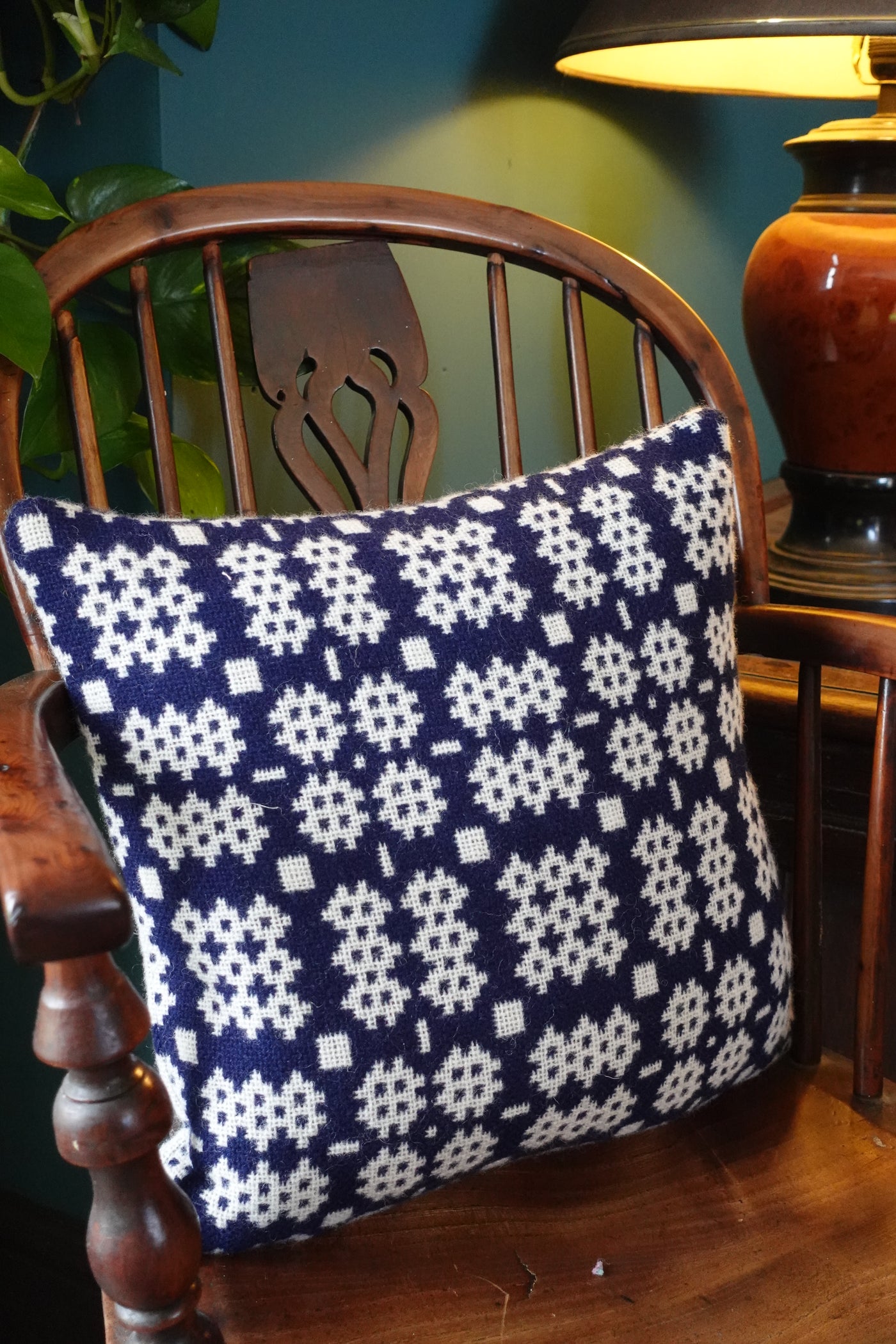 Welsh Tapestry Cushion - Glas Tywyll & Glas Golau