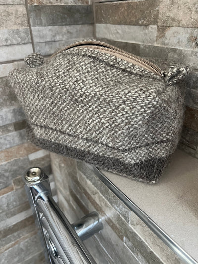 Woollen Welsh Tweed Wash bag