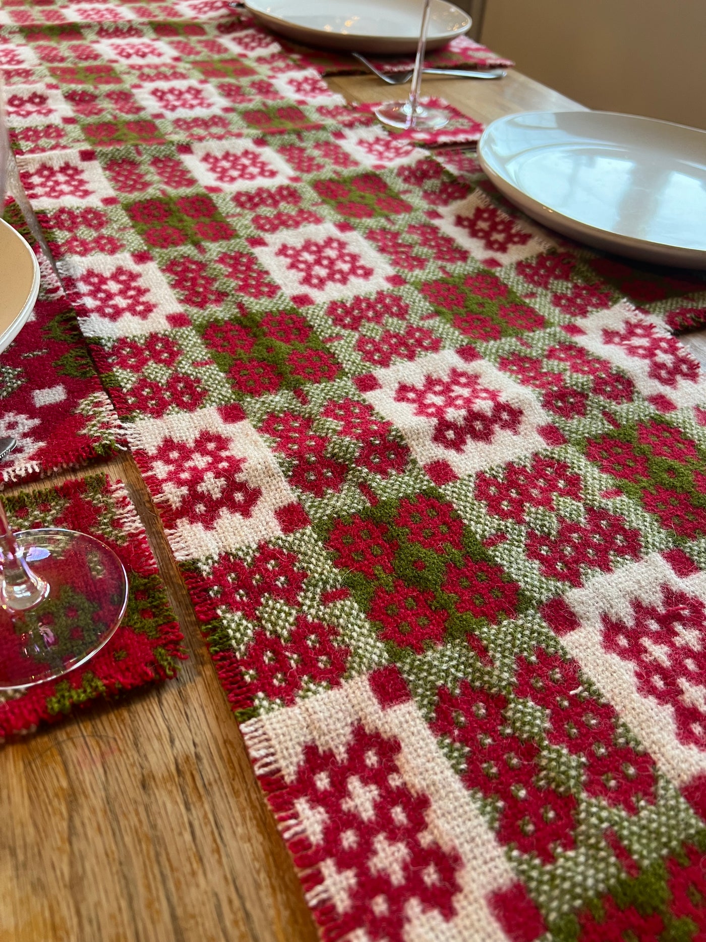 Welsh Tapestry Table Runner – Robin Goch