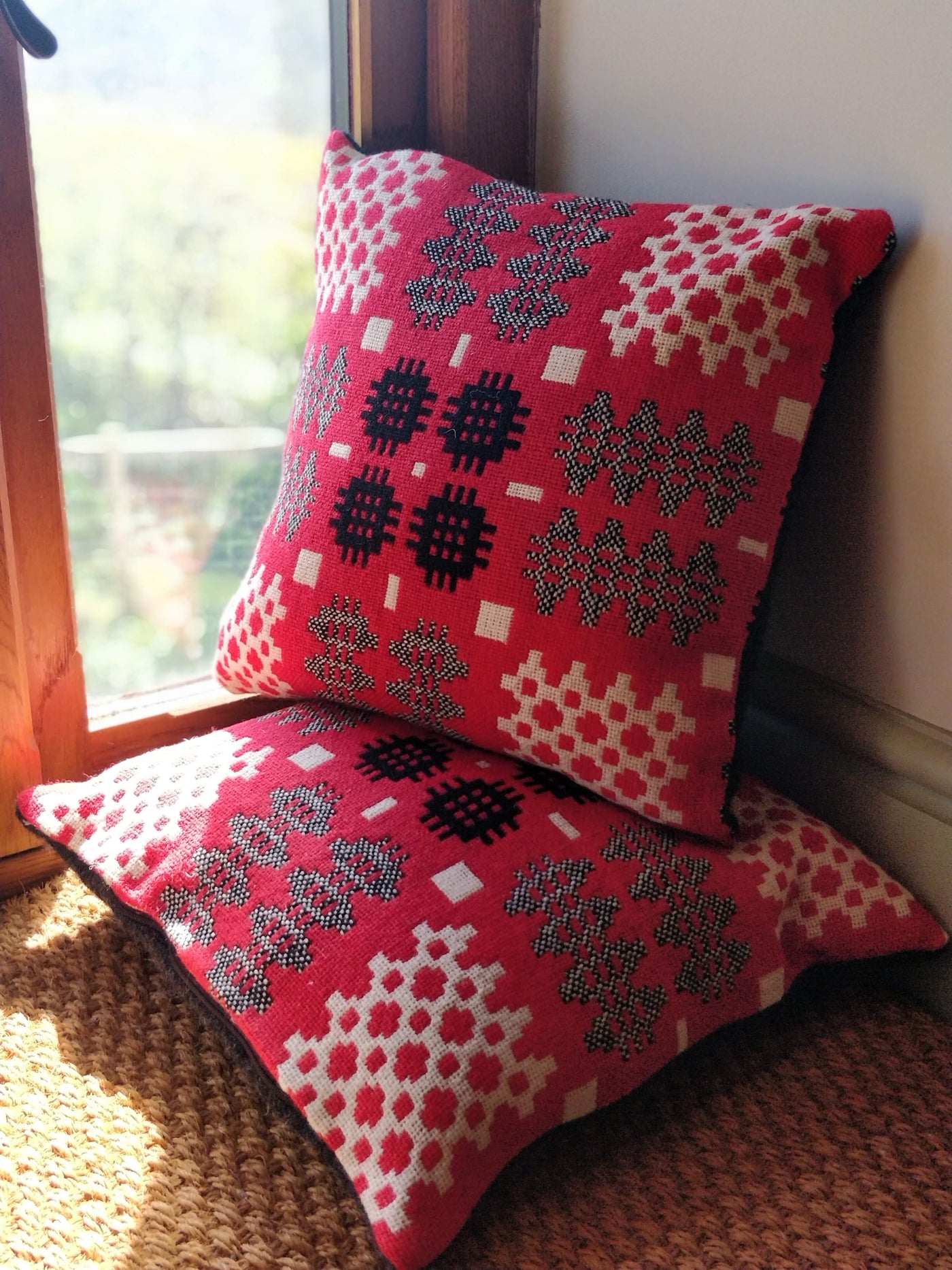 Welsh Tapestry Cushion – Côch, Gwyn & Du