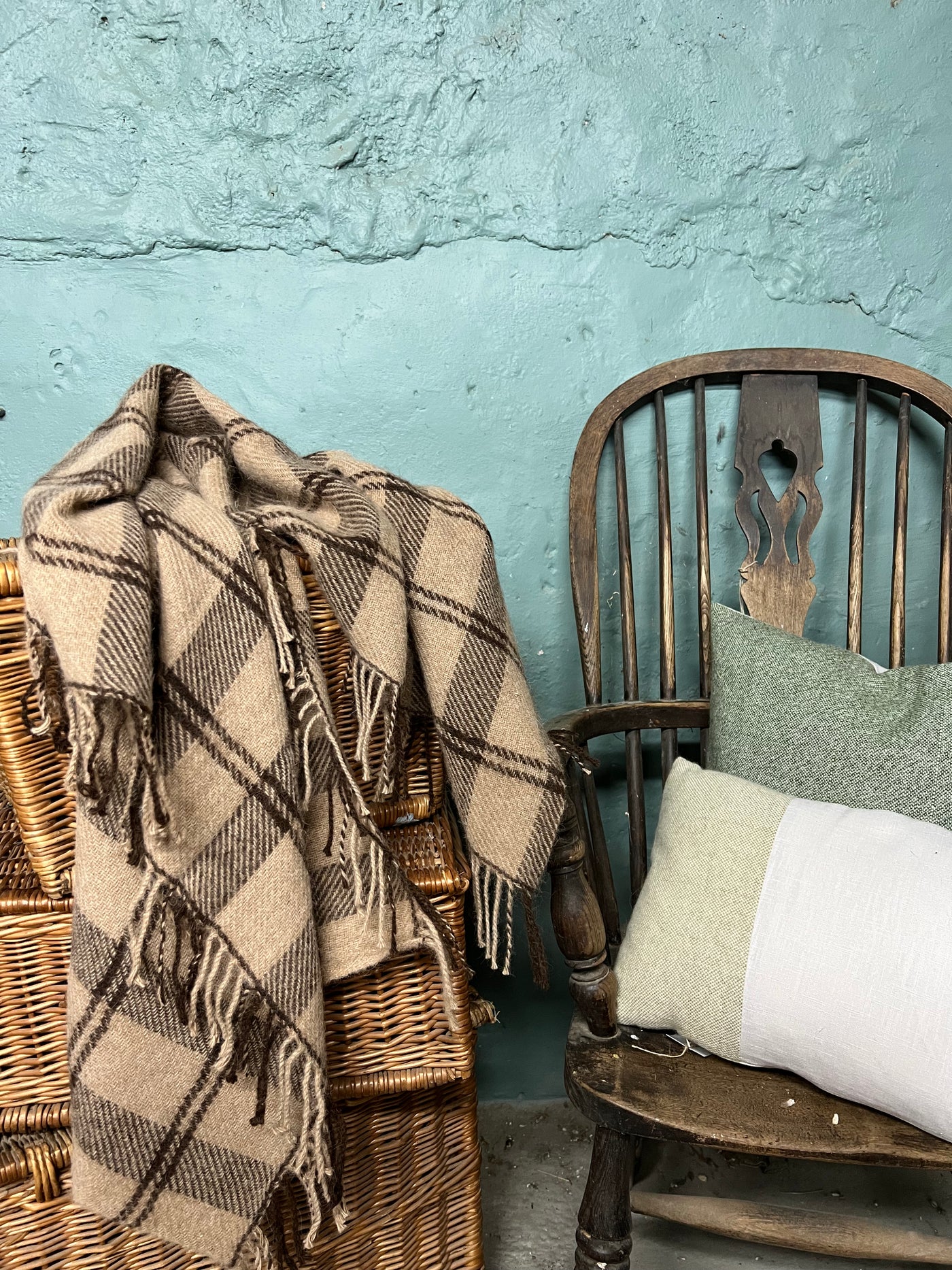 Check Alpaca Throw